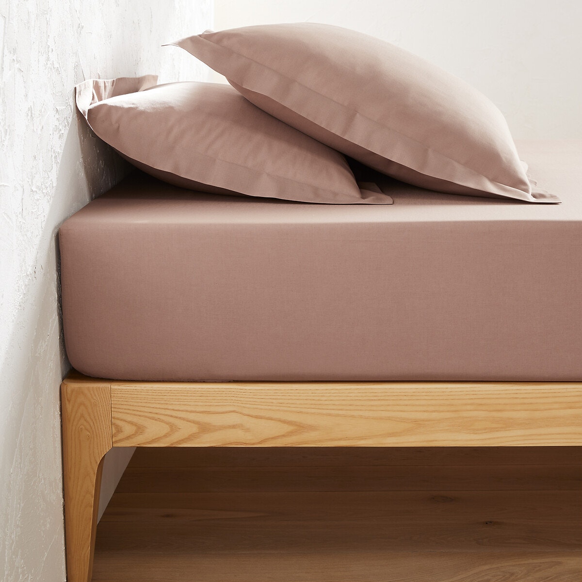 Μονόχρωμο βαμβακερό σεντόνι με λάστιχο 140x200 cm