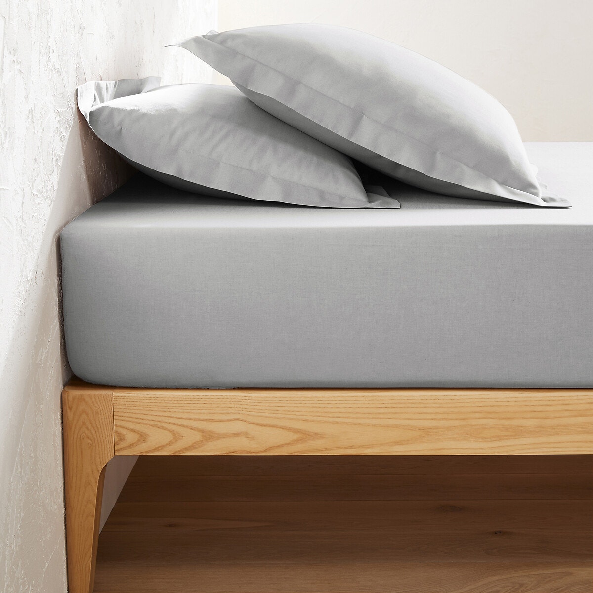 Μονόχρωμο βαμβακερό σεντόνι με λάστιχο 80x190 cm