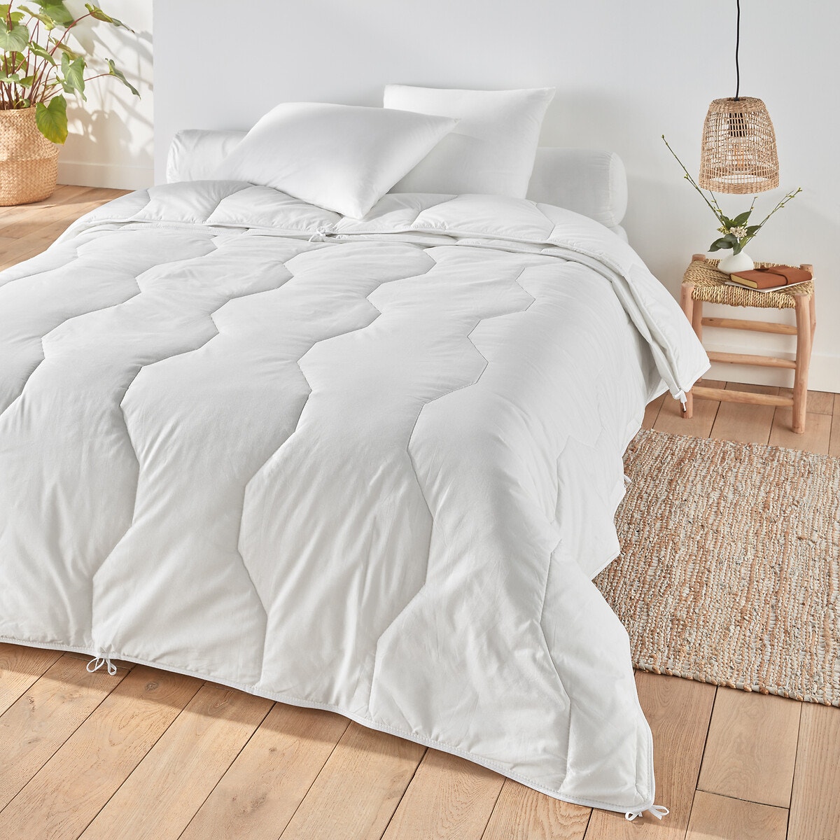 Practical All-Seasons Double Duvet With Tie Fasten 324217375_10465