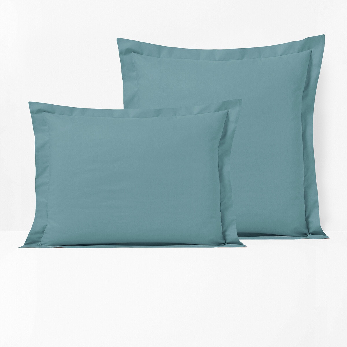 Μονόχρωμη βαμβακερή μαξιλαροθήκη με επίπεδο βολάν 50x70 cm