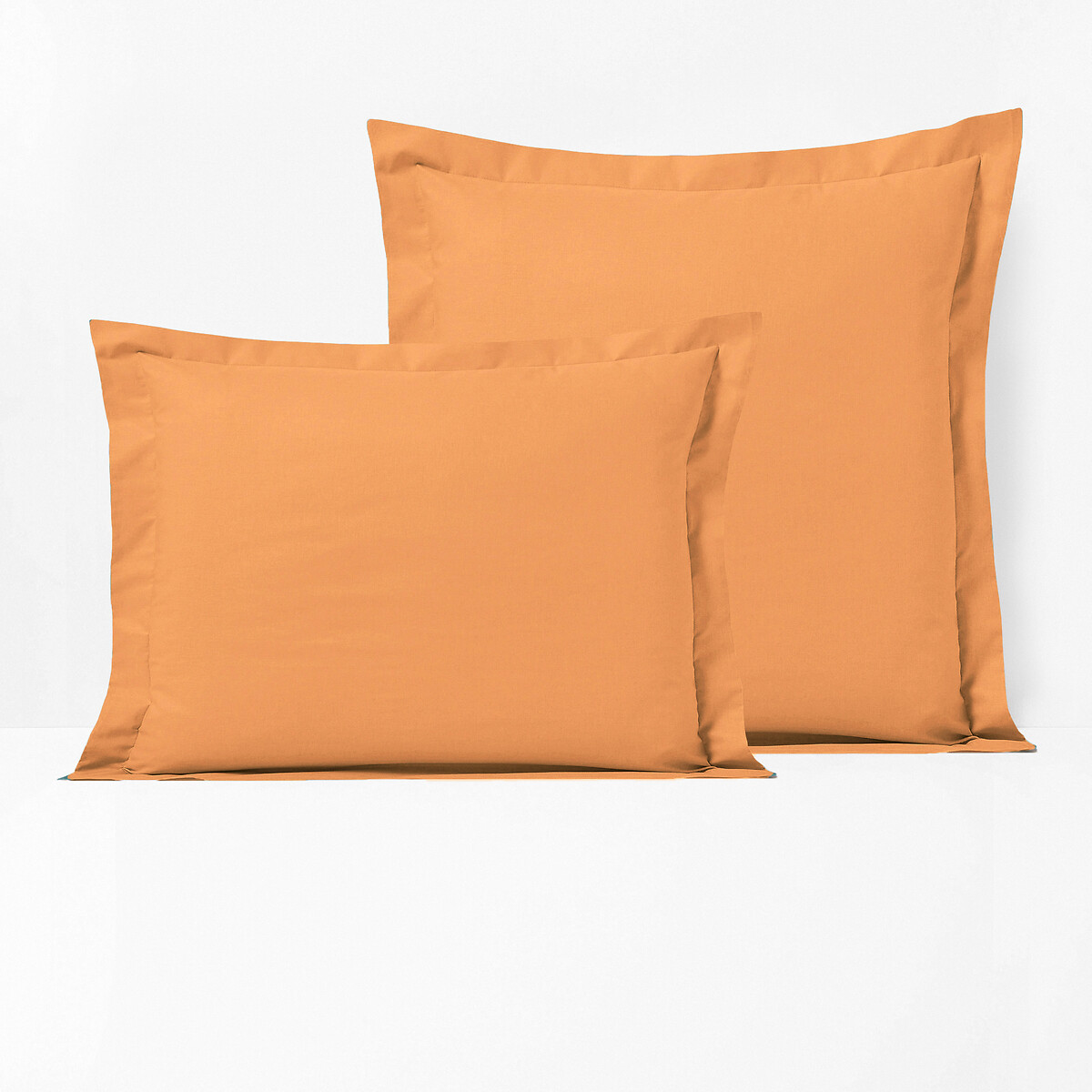 Μονόχρωμη βαμβακερή μαξιλαροθήκη με επίπεδο βολάν 50x70 cm