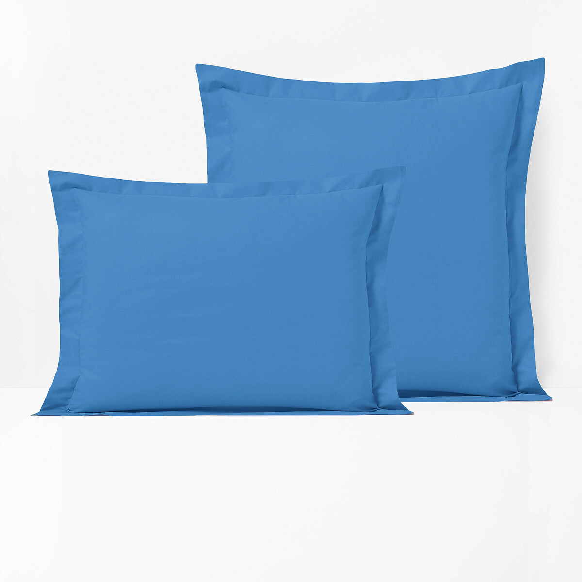 Μονόχρωμη μαξιλαροθήκη με βολάν από σύμμικτο ύφασμα 50x70 cm