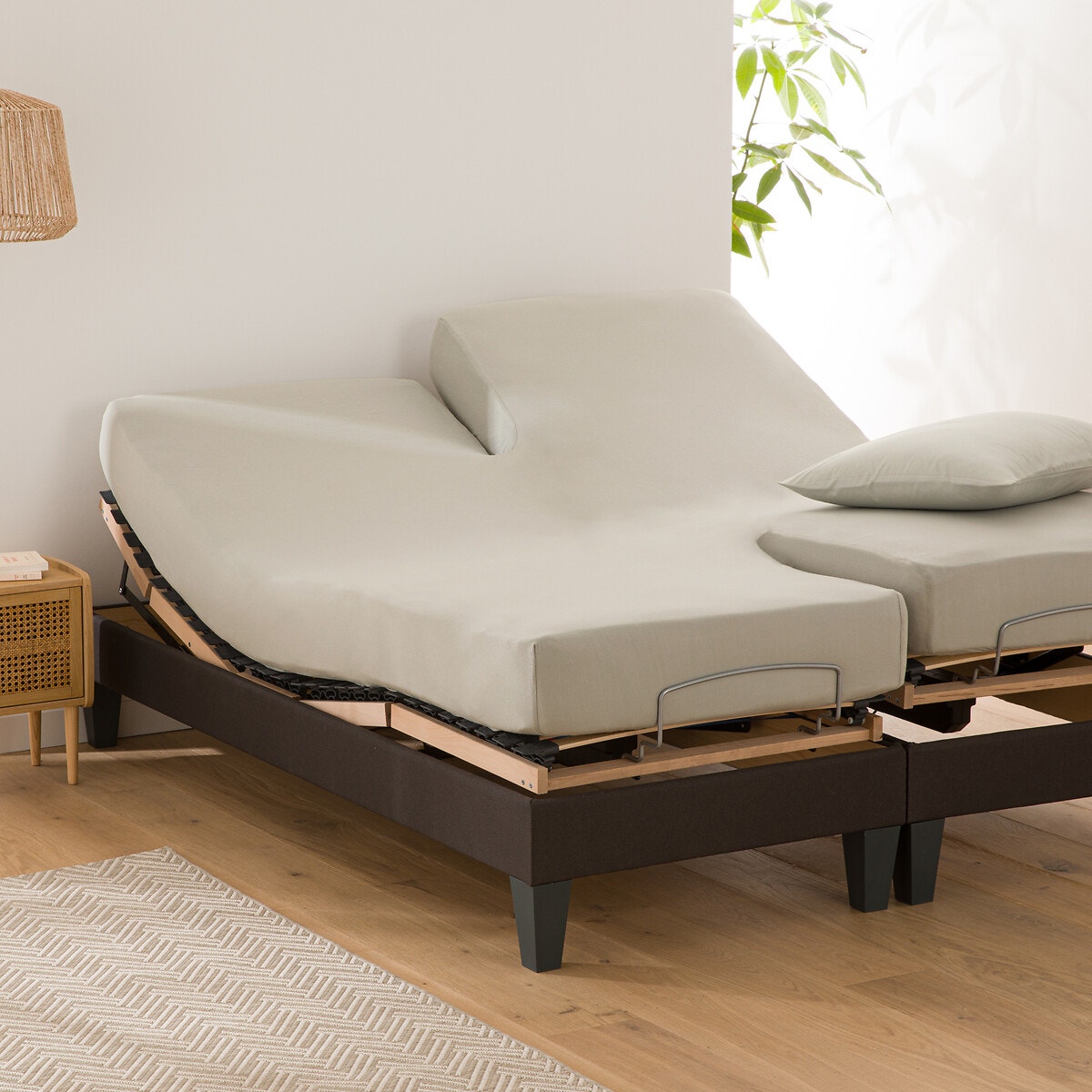 Μονόχρωμο βαμβακερό σεντόνι με λάστιχο για διαιρούμενα κρεβάτια 140x190 cm