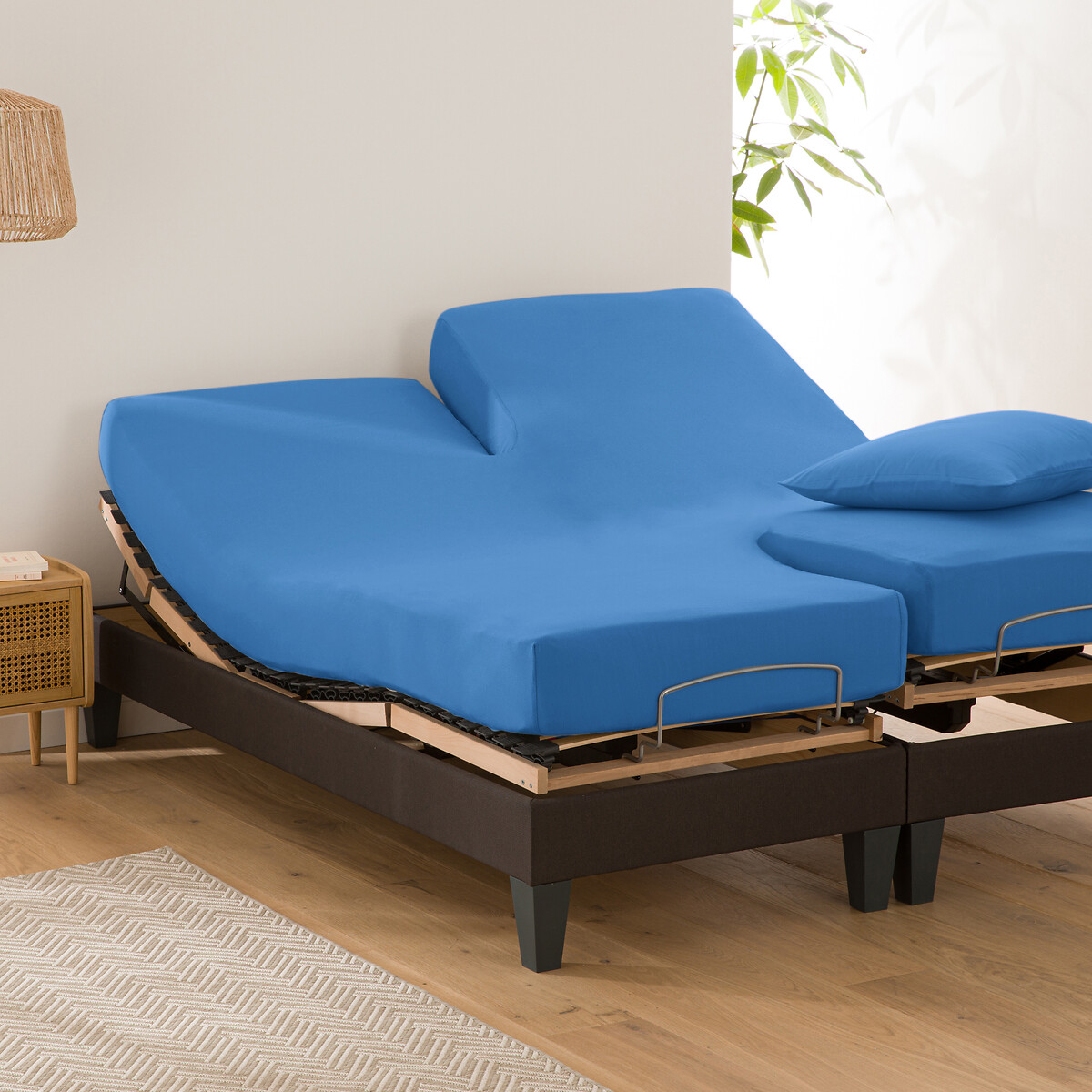 Μονόχρωμο βαμβακερό σεντόνι με λάστιχο για διαιρούμενα κρεβάτια 140x190 cm