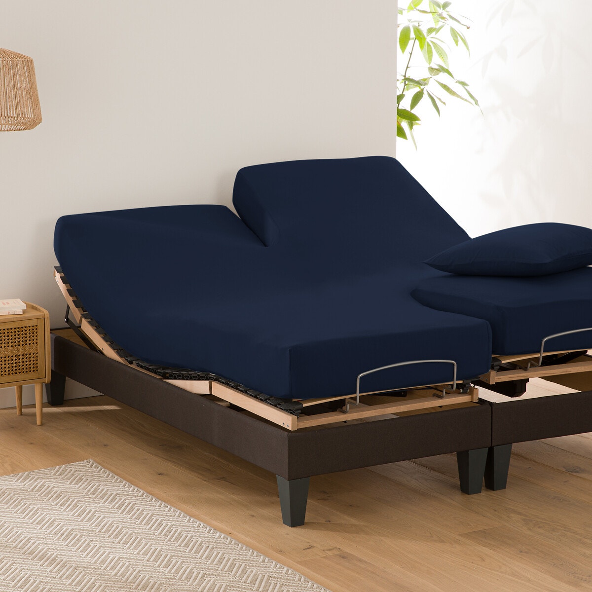 Μονόχρωμο βαμβακερό σεντόνι με λάστιχο για διαιρούμενα κρεβάτια 140x190 cm