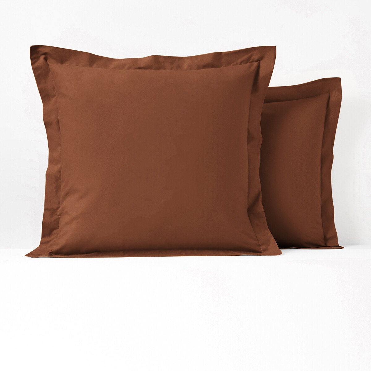 Μονόχρωμη μαξιλαροθήκη από οργανικό βαμβάκι με επίπεδο βολάν 50x70 cm