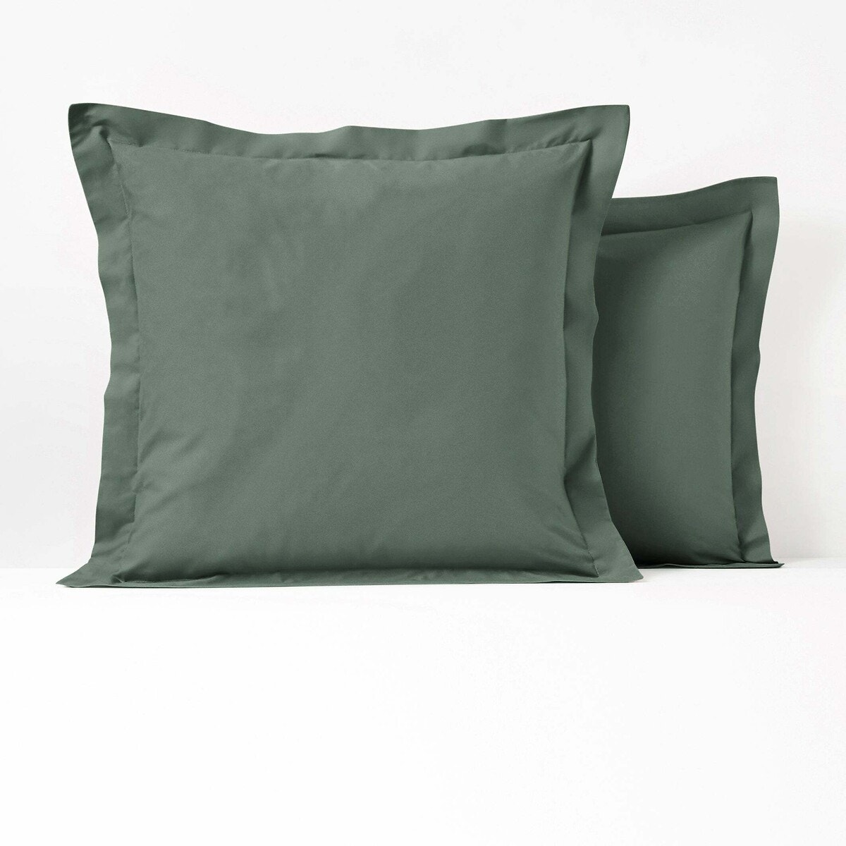 Μονόχρωμη μαξιλαροθήκη από οργανικό βαμβάκι με επίπεδο βολάν 50x70 cm