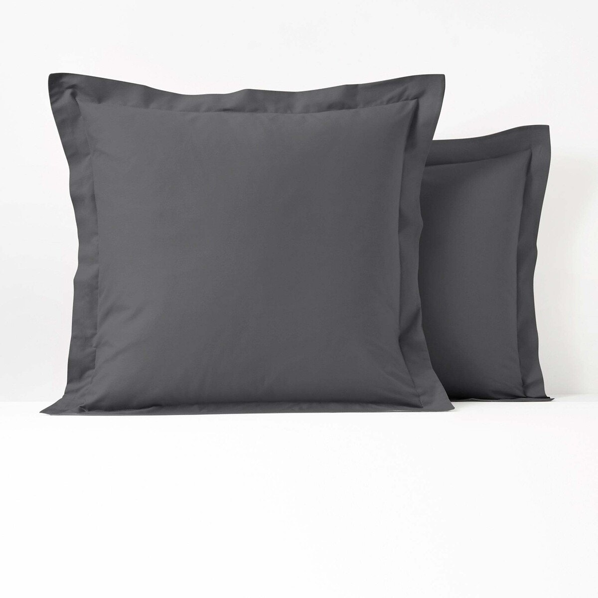 Μονόχρωμη μαξιλαροθήκη από οργανικό βαμβάκι με επίπεδο βολάν 50x70 cm