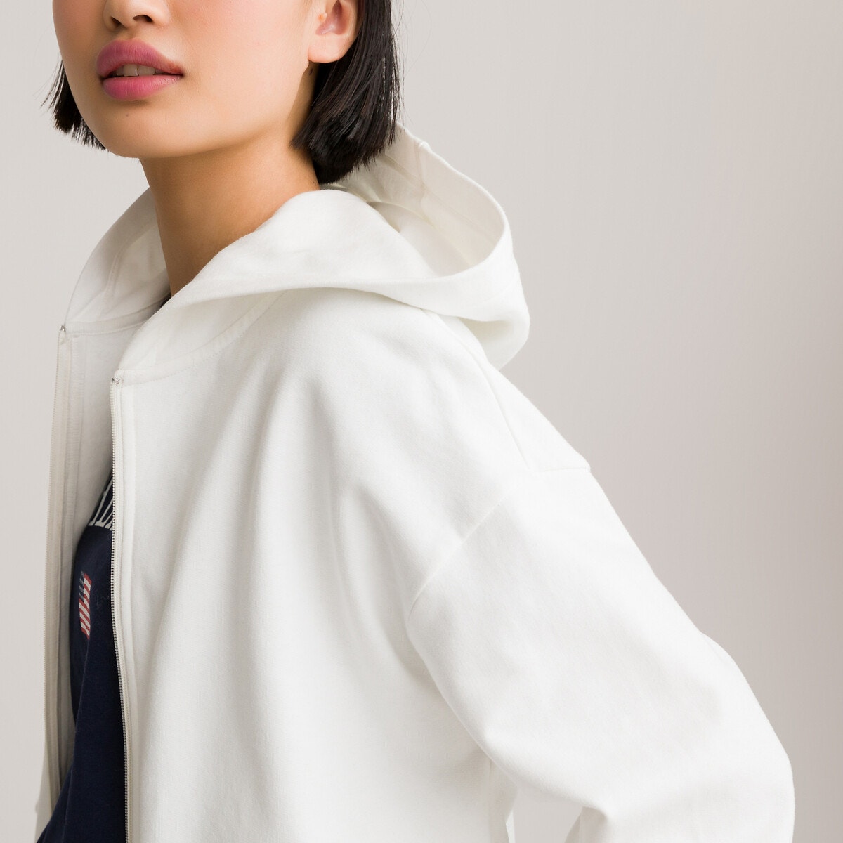 Ζακέτα με φερμουάρ και κουκούλα