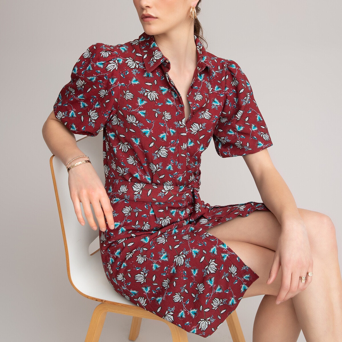 Κοντομάνικο σεμιζιέ φόρεμα με φλοράλ μοτίβο