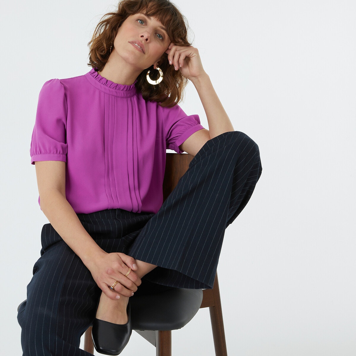 Κοντομάνικη μπλούζα με βολάν