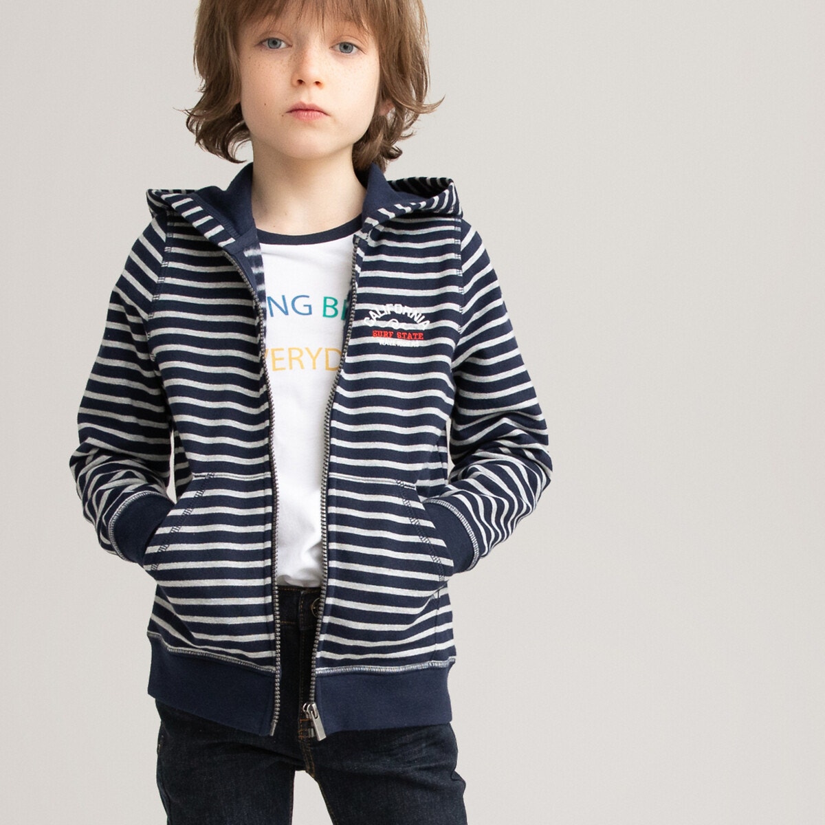 Ριγέ ζακέτα με φερμουάρ και κουκούλα