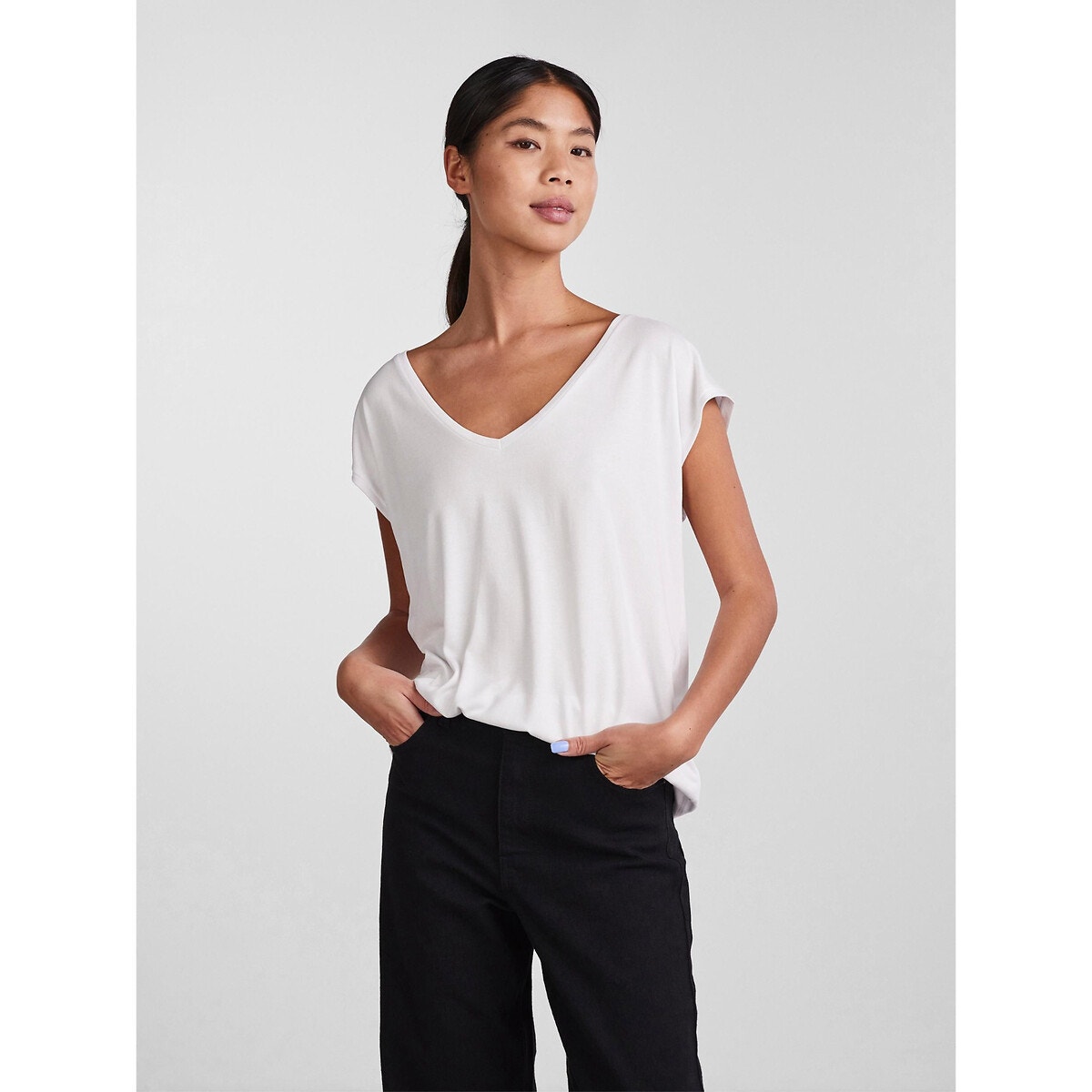 Κοντομάνικο T-shirt με V