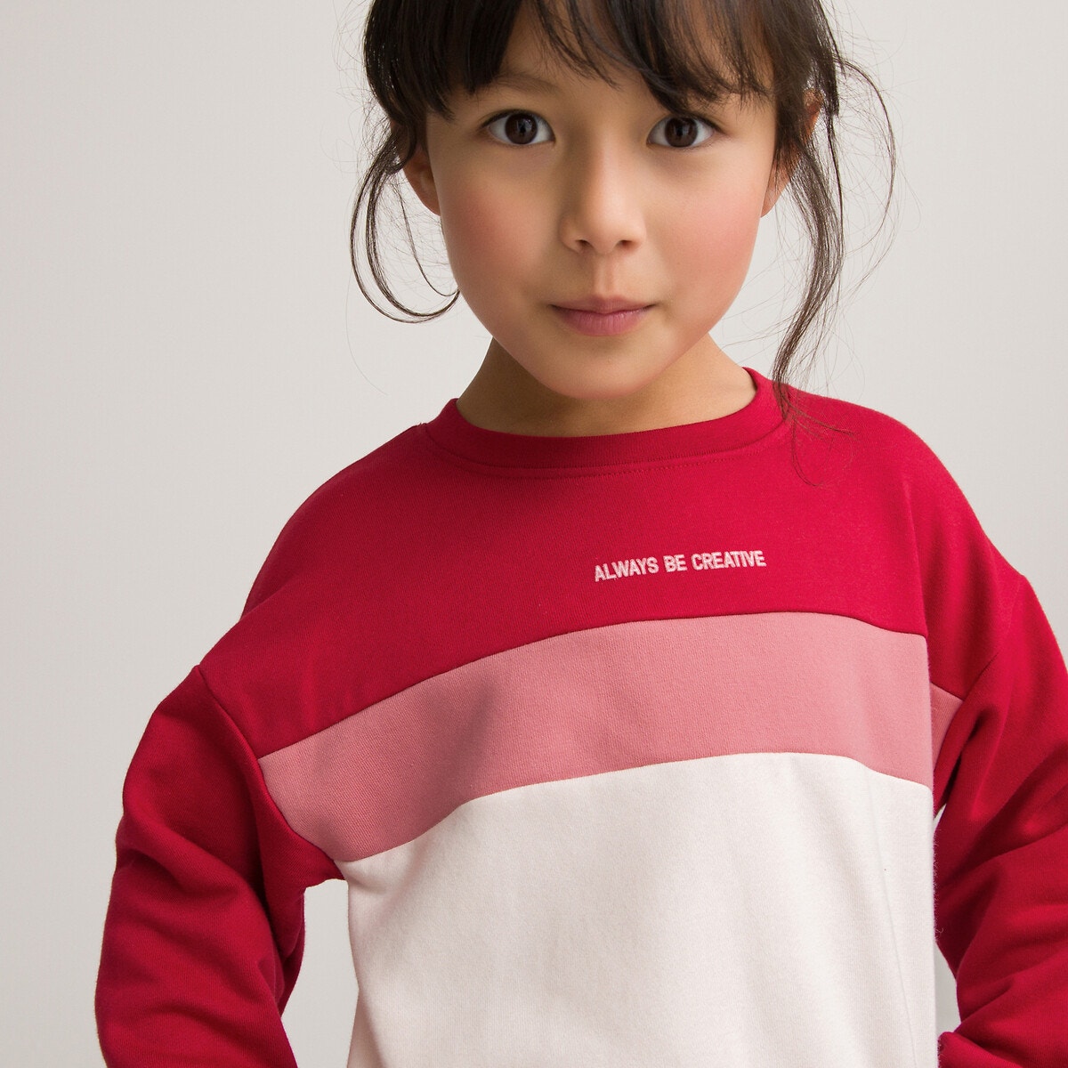 Τρίχρωμο φούτερ από φανέλα με στρογγυλή λαιμόκοψη