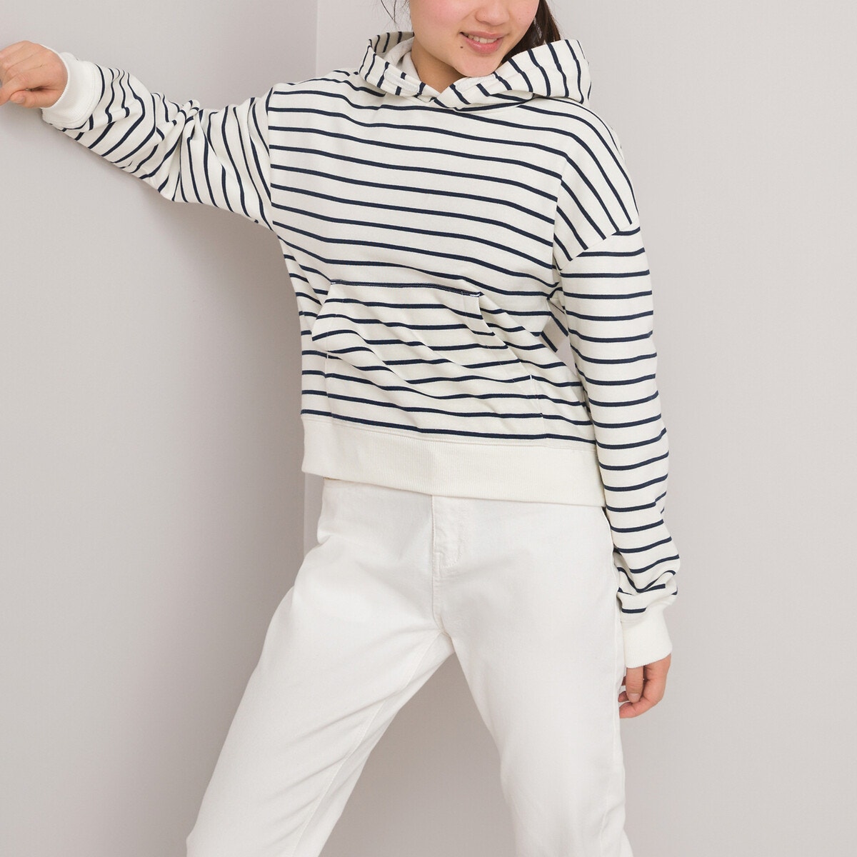 Ριγέ φούτερ με κουκούλα