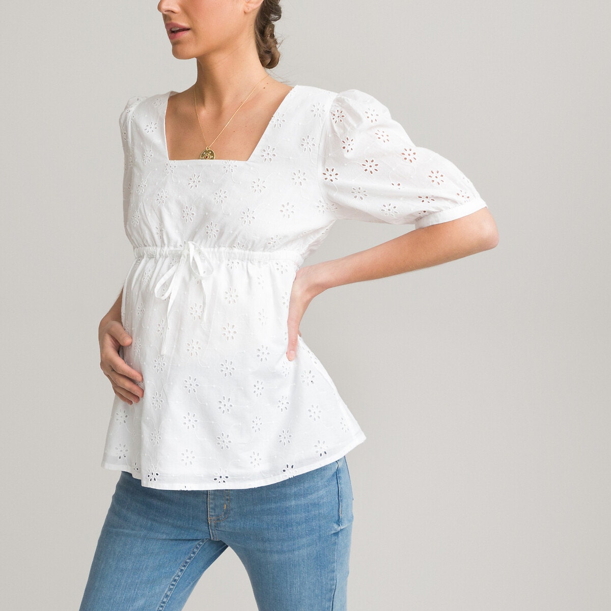 Μπλούζα εγκυμοσύνης με τετράγωνη λαιμόκοψη και κοφτό κέντημα