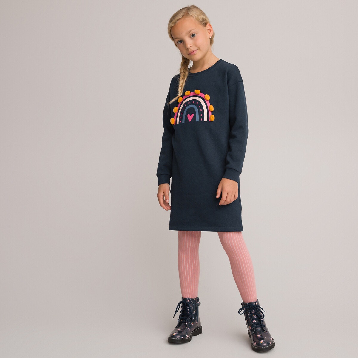 Μακρυμάνικο φόρεμα σε ίσια γραμμή