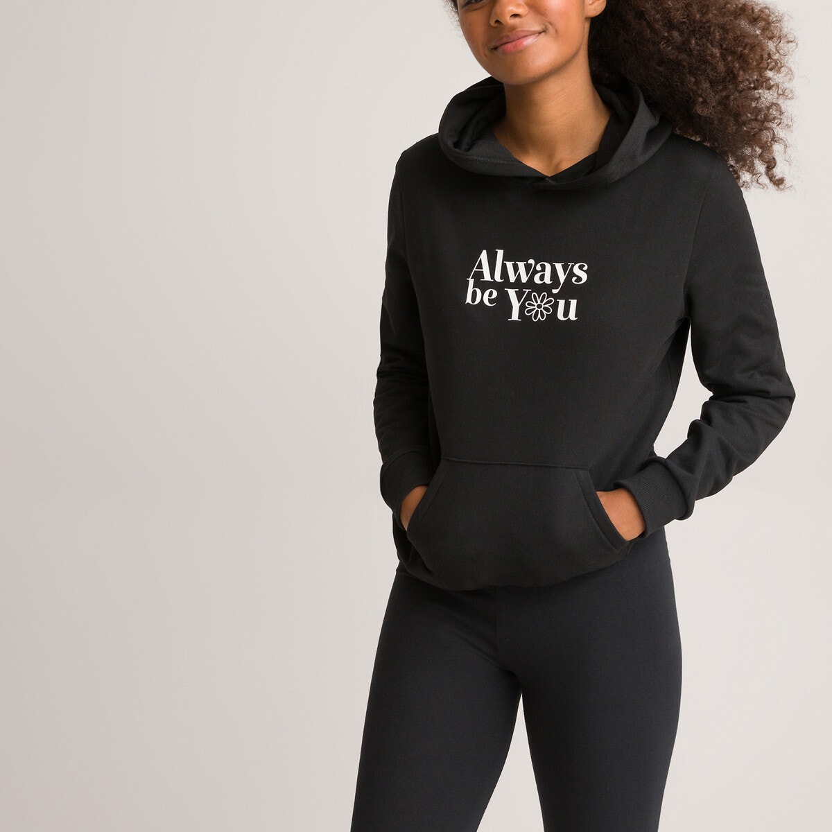 Φούτερ με κουκούλα από μαλακή φανέλα