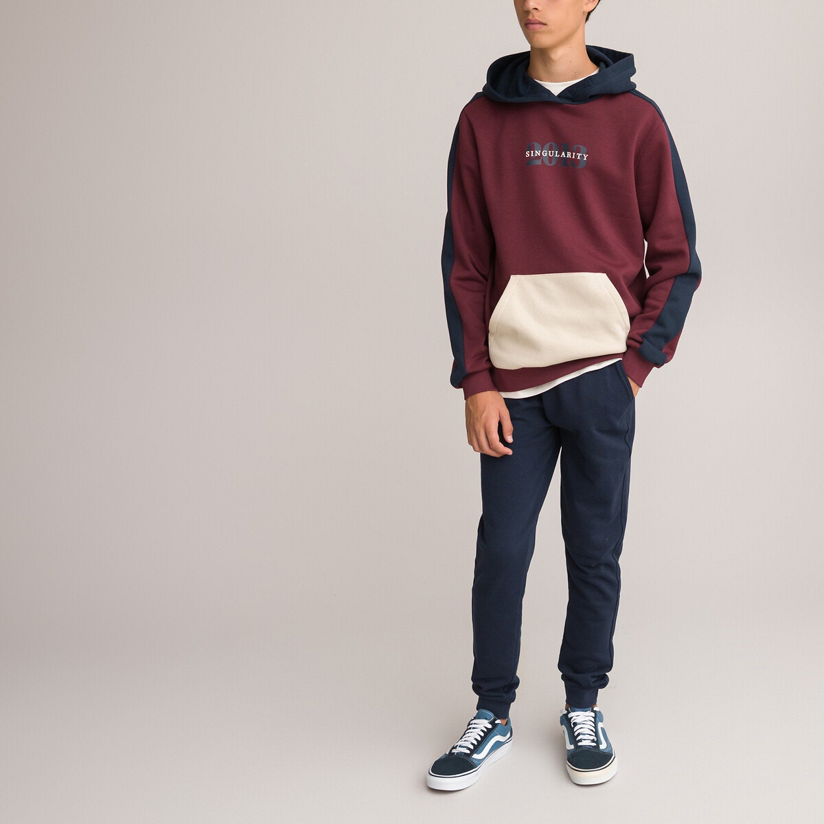 Δίχρωμο φούτερ με κουκούλα