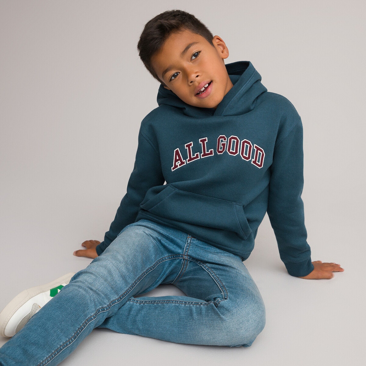 Φούτερ από φανέλα με κουκούλα και κεντημένο κείμενο