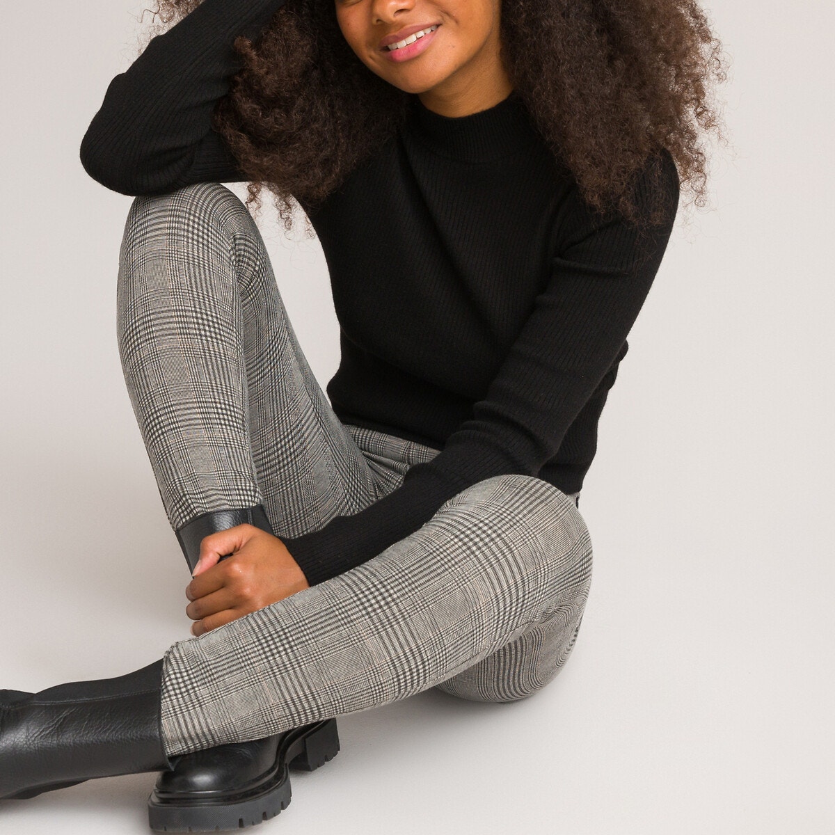 Λεπτό πλεκτό με ριγωτή πλέξη