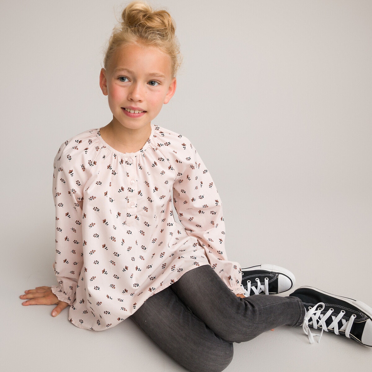 Εμπριμέ φλοράλ μπλούζα