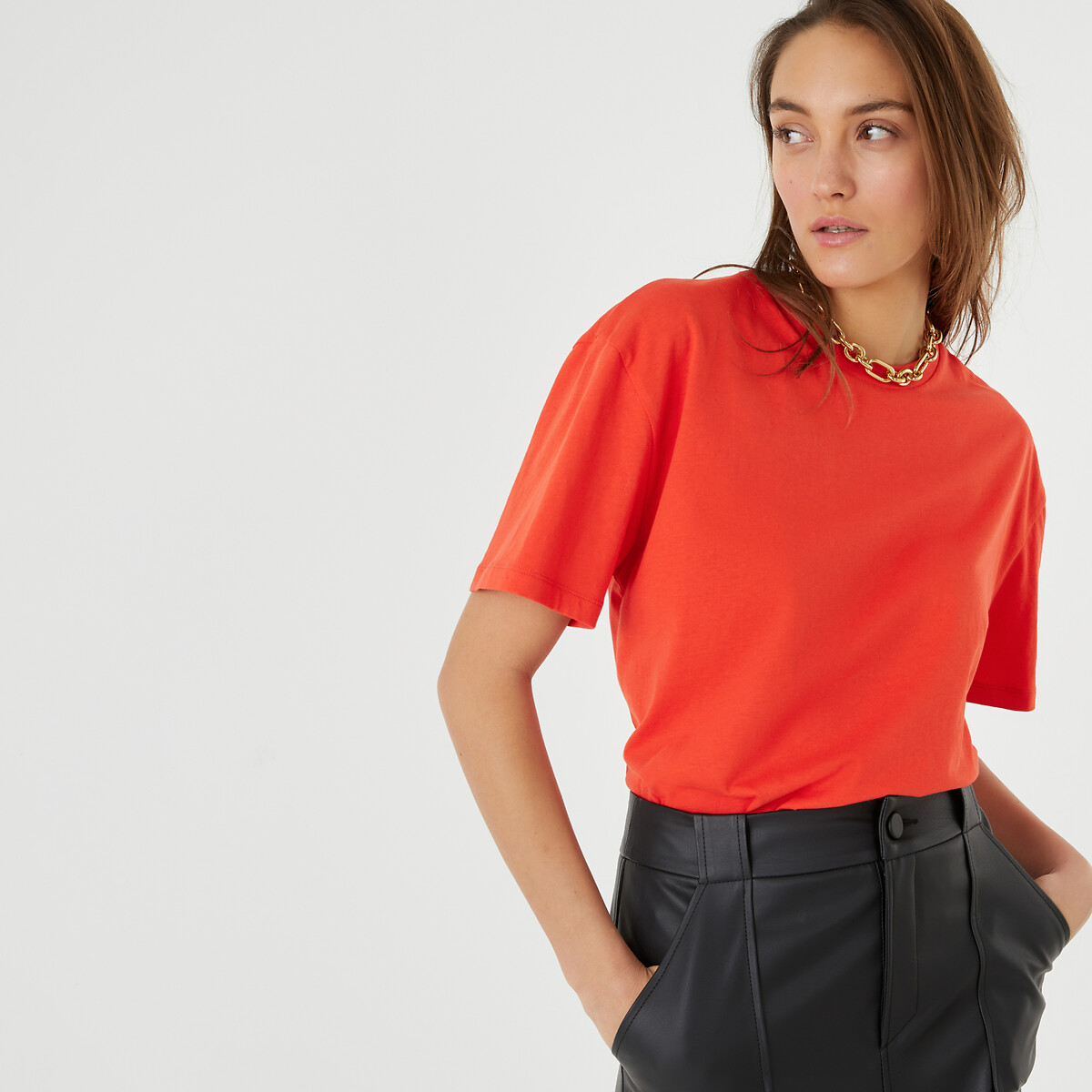 Κοντομάνικο T-shirt με στρογγυλή λαιμόκοψη