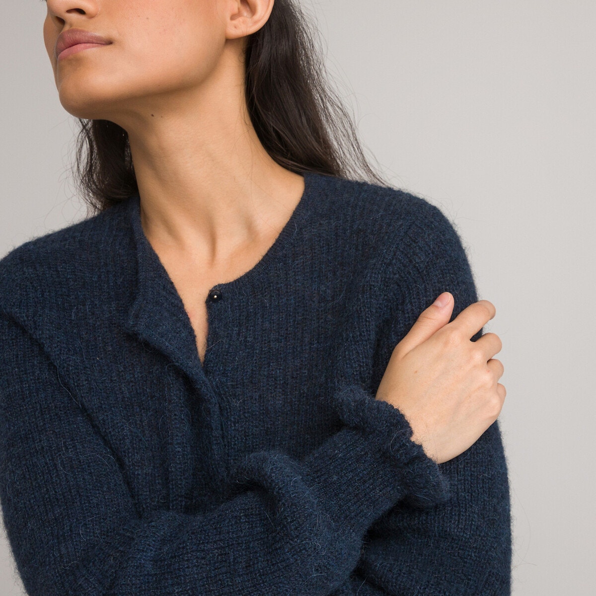 Ζακέτα με βολάν στις μανσέτες και αλπακά στη σύνθεση