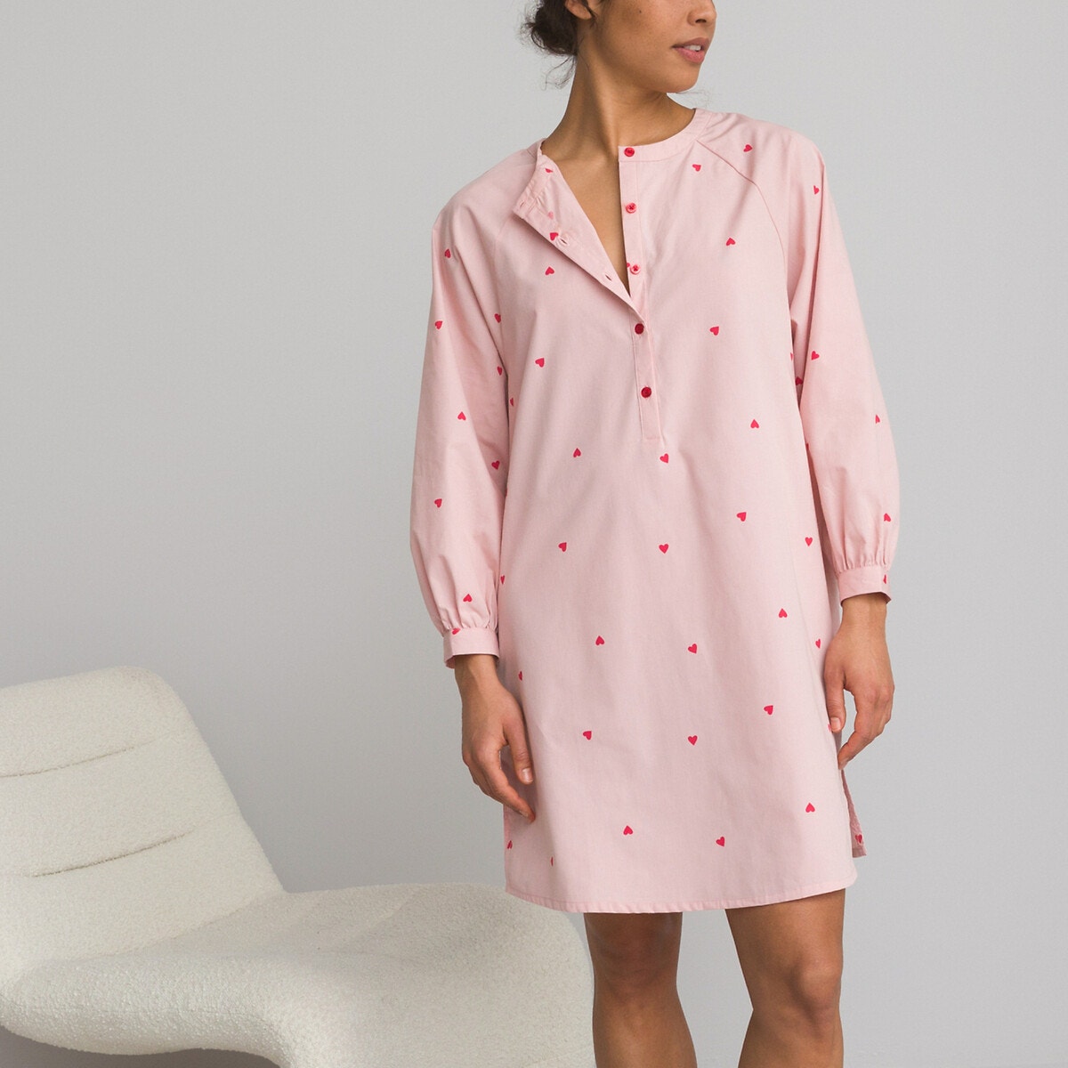 Νυχτικό με κουμπιά στη λαιμόκοψη