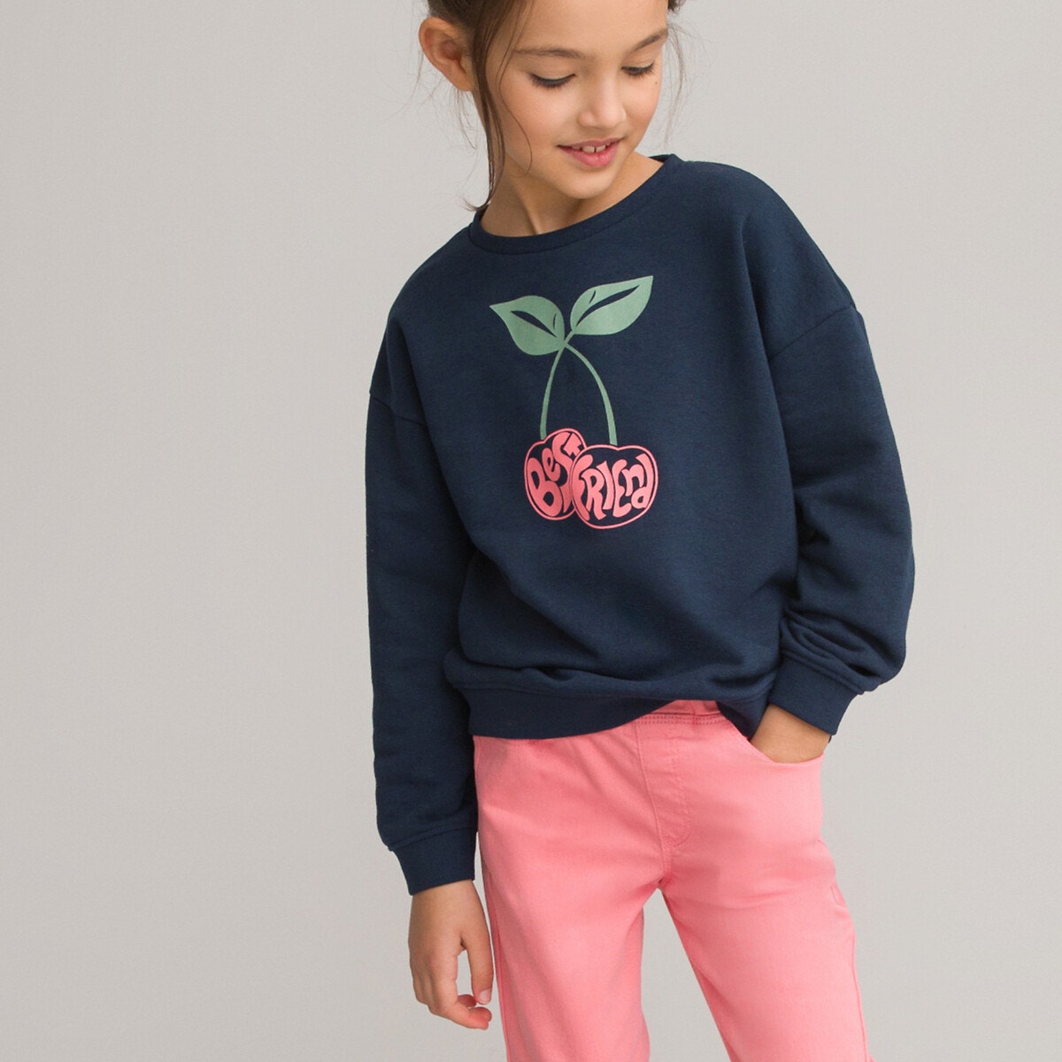 Φούτερ με στρογγυλή λαιμόκοψη και στάμπα κεράσια μπροστά