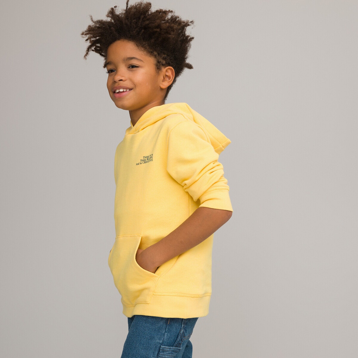 Φούτερ με κουκούλα και μήνυμα στο στήθος