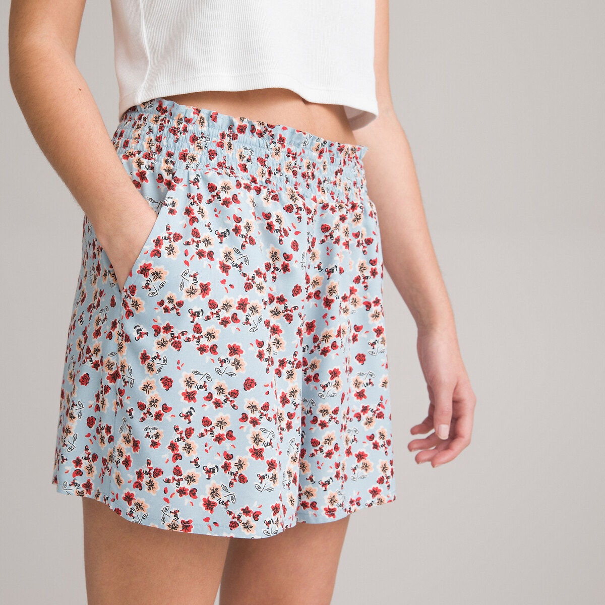 Χυτό σορτς με φλοράλ μοτίβο