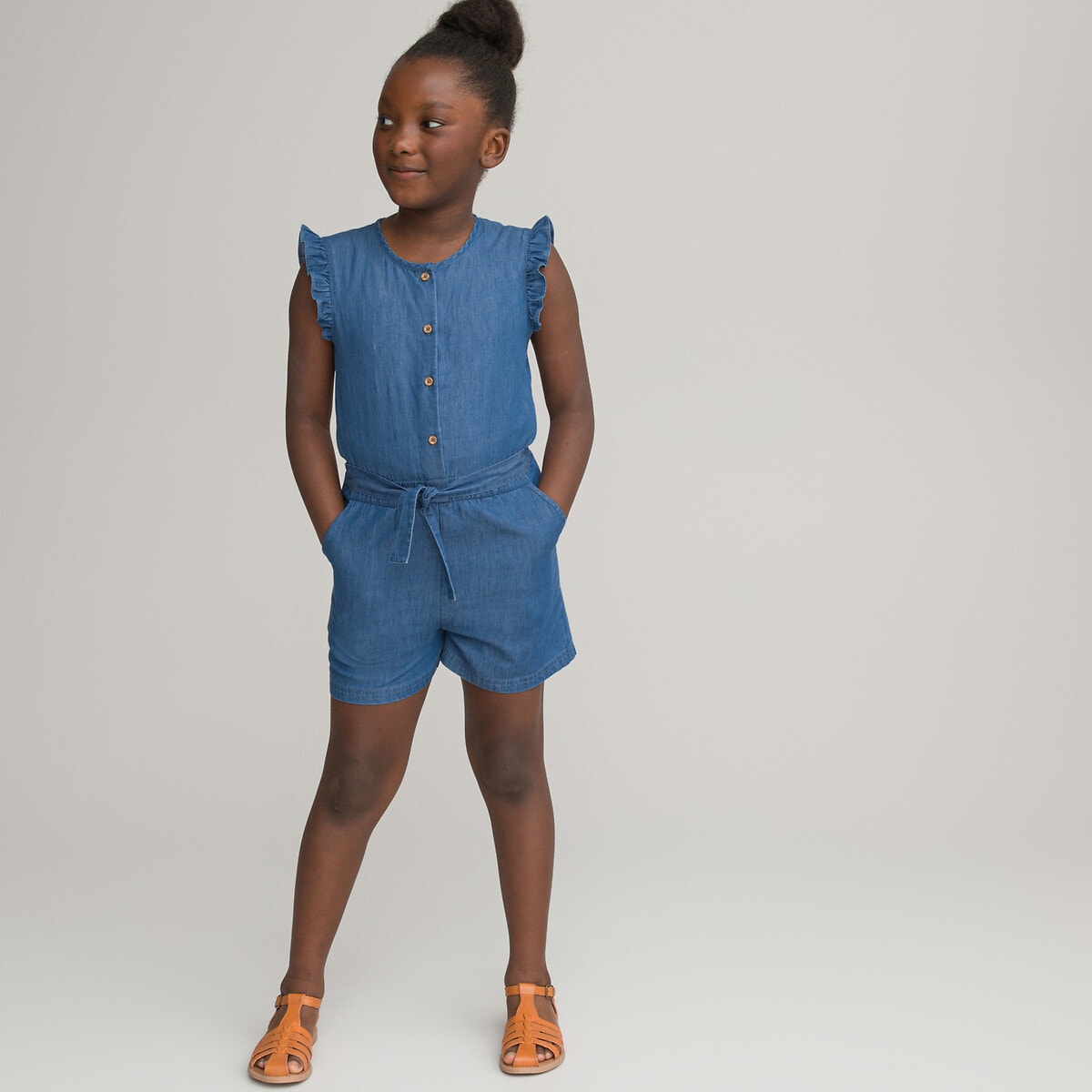 Ολόσωμη φόρμα-σορτς από ελαφρύ ντένιμ