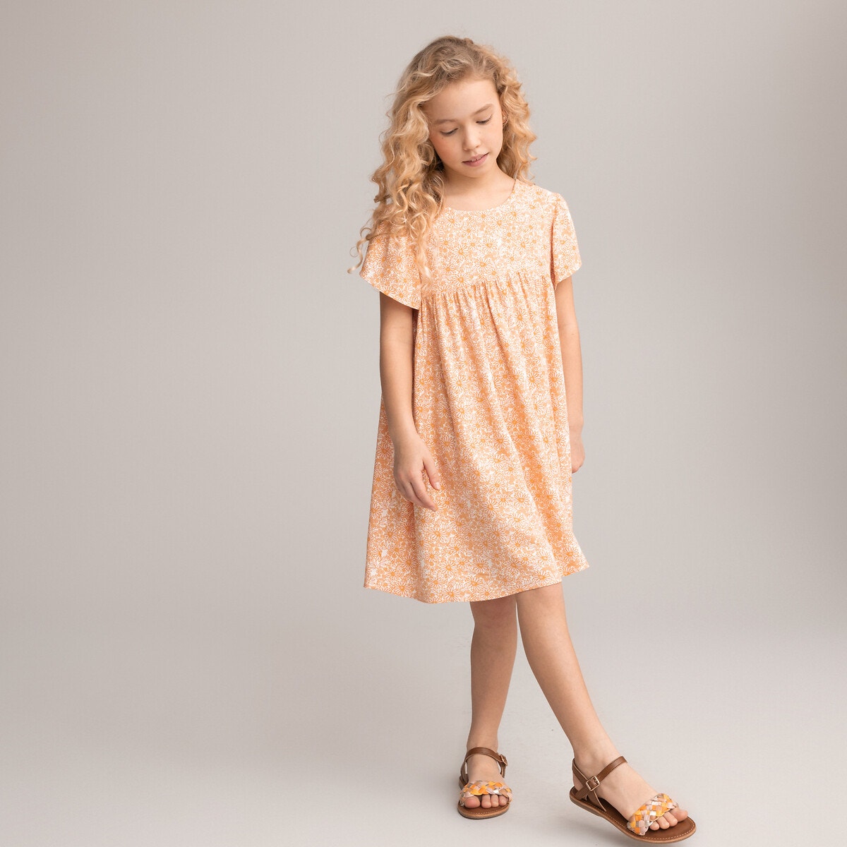 Κοντομάνικο χυτό φόρεμα με φλοράλ μοτίβο