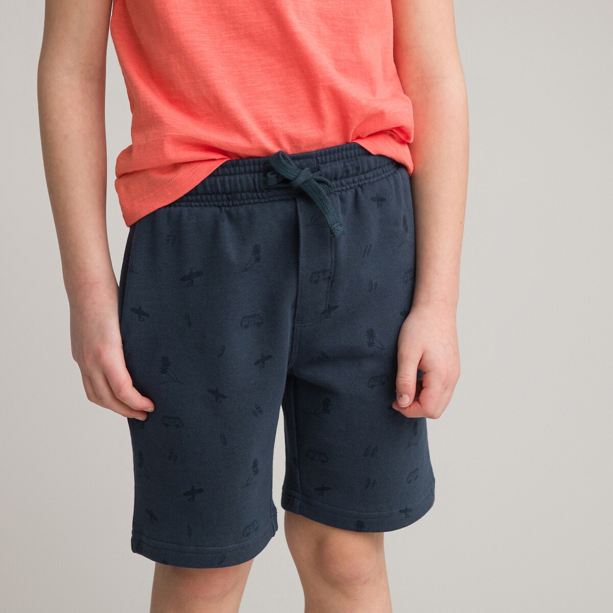 Εμπριμέ βερμούδα