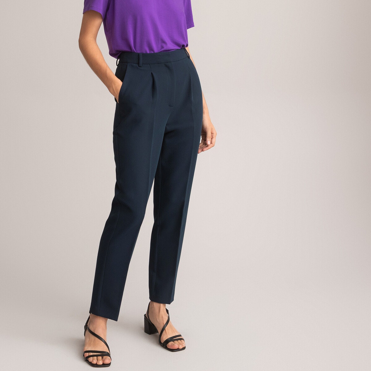 Παντελόνι σιγκαρέτ με πένσες