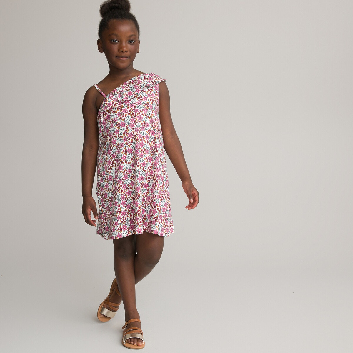 Φόρεμα με ασύμμετρη λαιμόκοψη και φλοράλ μοτίβο