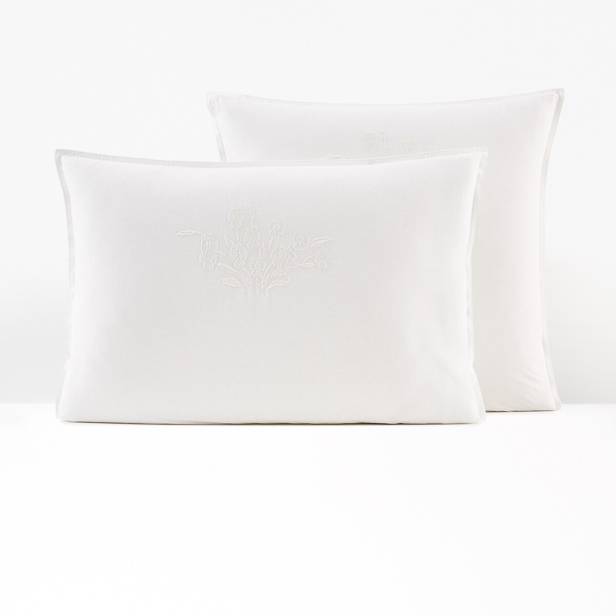 Μαξιλαροθήκη με κέντημα από προπλυμένο βαμβάκι, Scénario