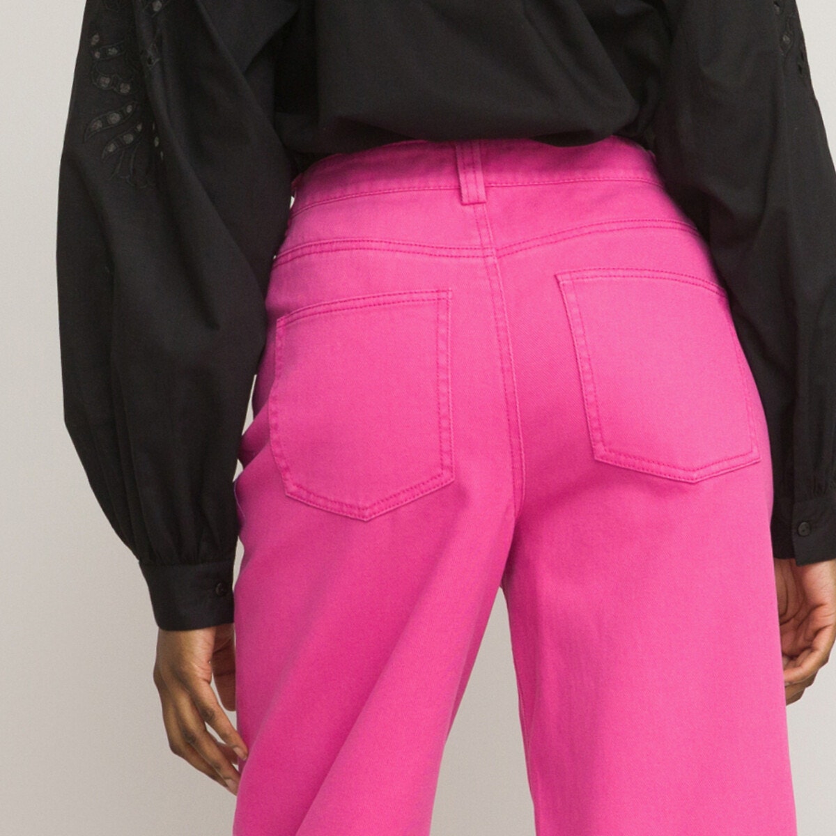 Παντελόνι mom fit με κανονική μέση