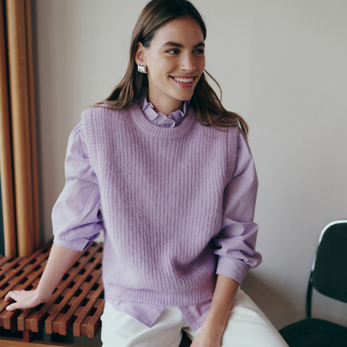 Αμάνικο πλεκτό με στρογγυλή λαιμόκοψη και αλπακά στη σύνθεση