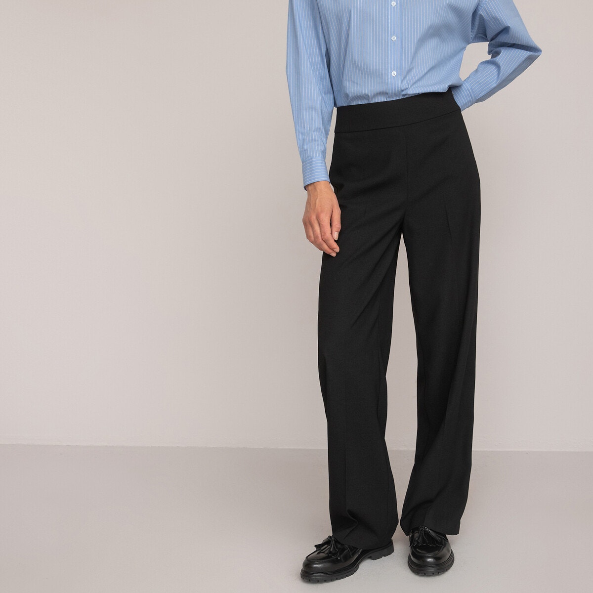 Φαρδύ παντελόνι από σατέν κρεπ