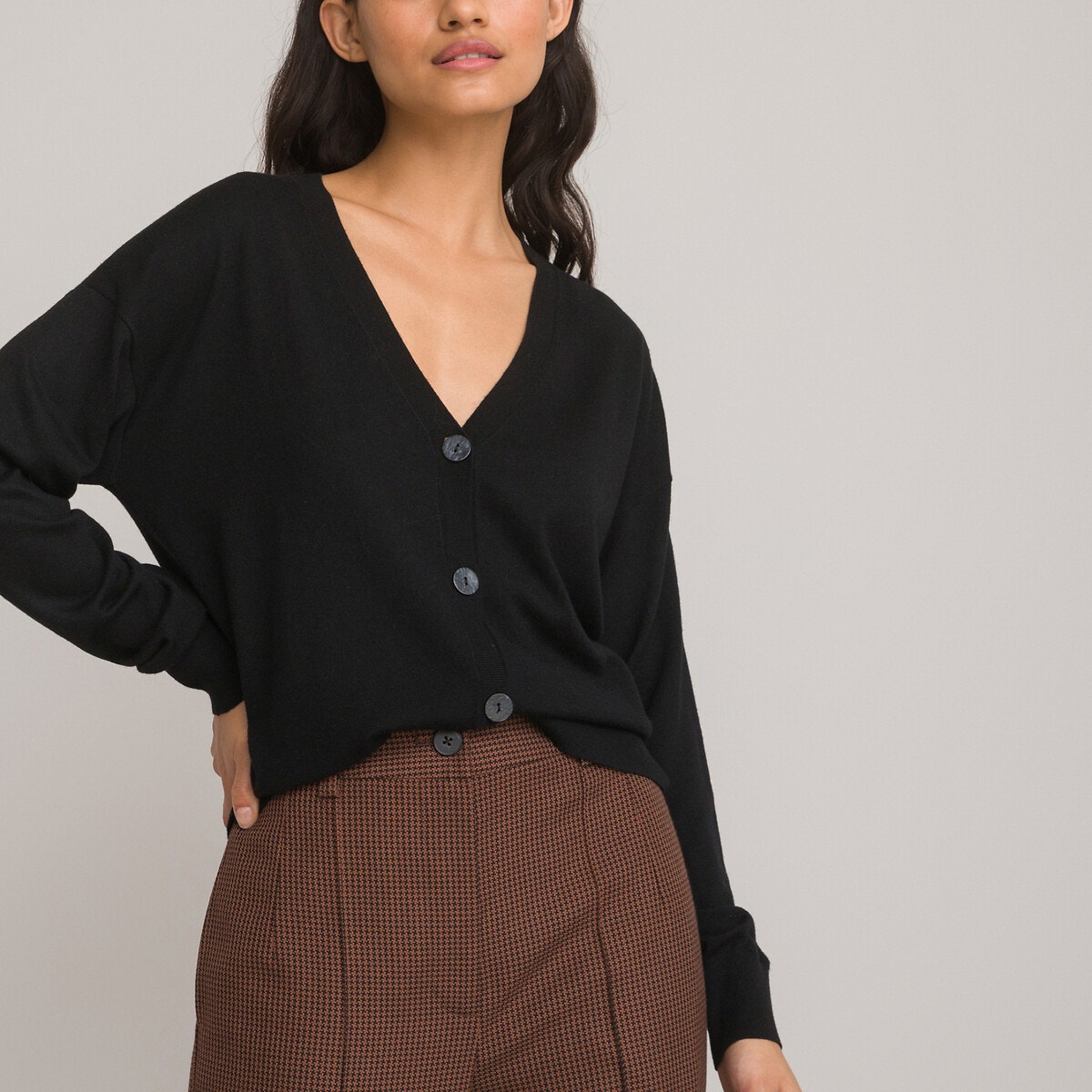 Ζακέτα με V και κρουστή πλέξη