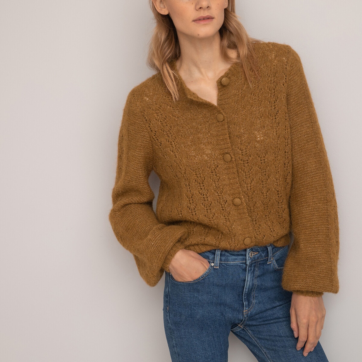 Πλεκτή ζακέτα με αζούρ πλέξη και αλπακά στη σύνθεση