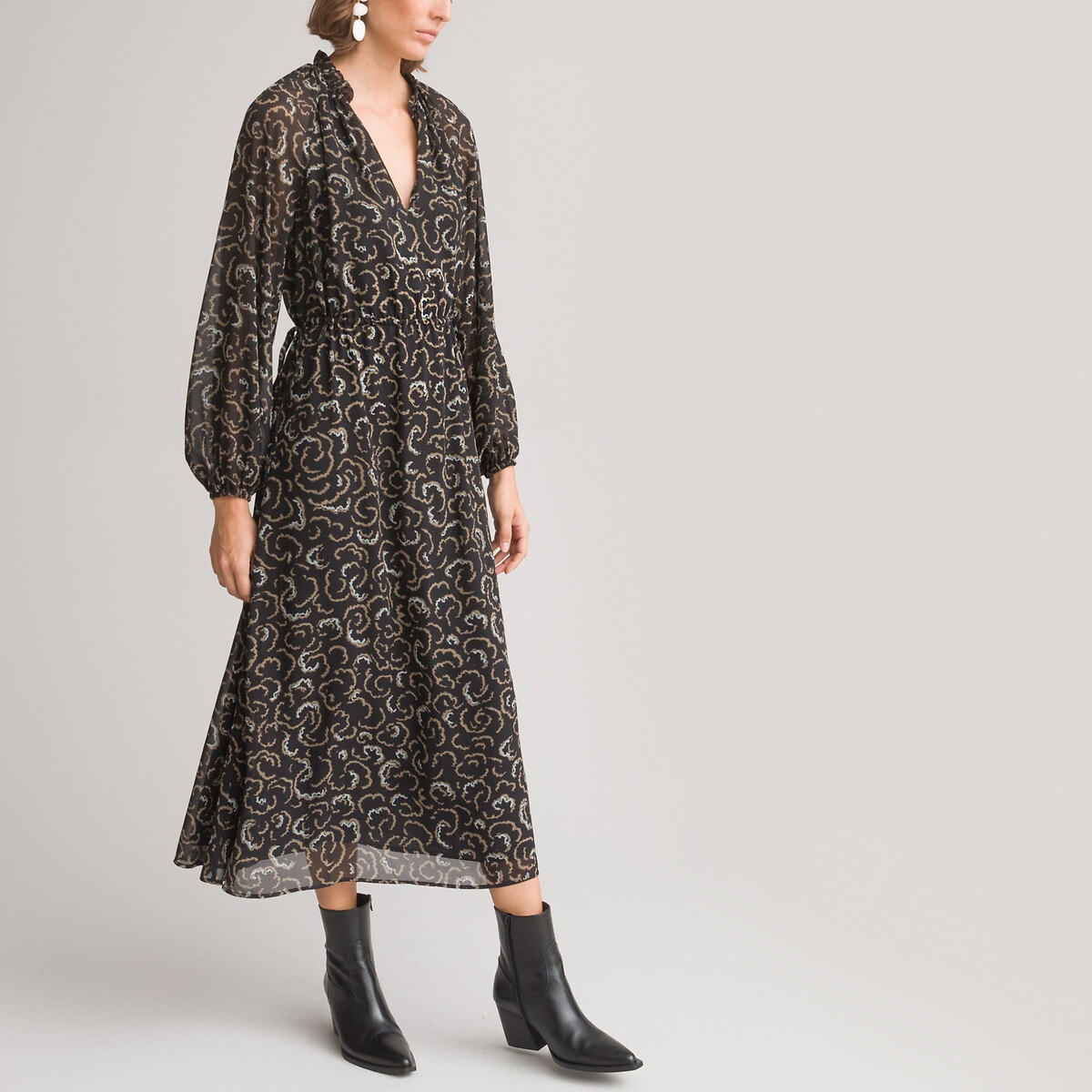 Μακρύ φόρεμα με V και μακριά μανίκια