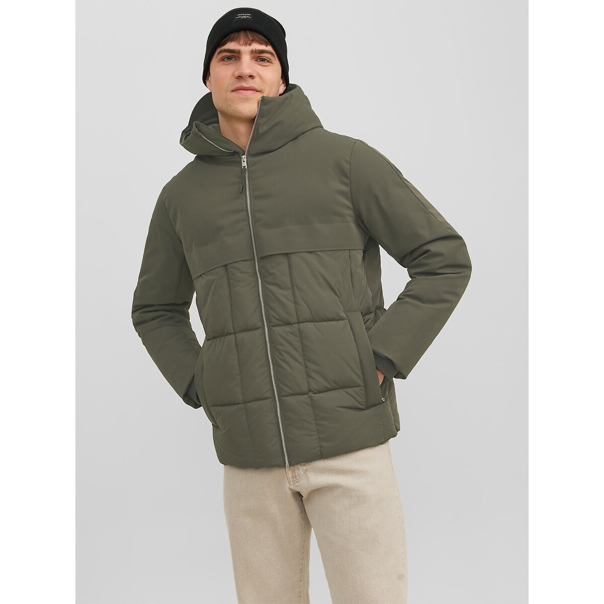 Καπιτονέ μπουφάν με κουκούλα