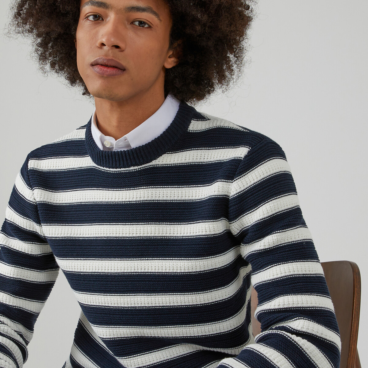 Λεπτό πλεκτό με στρογγυλή λαιμόκοψη