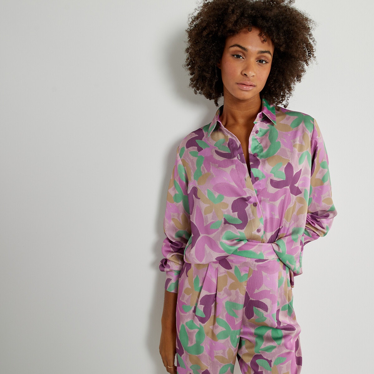 Σατέν πουκάμισο με φλοράλ μοτίβο