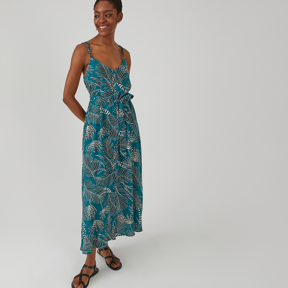 Μακρύ φόρεμα με τιράντες και κουμπιά