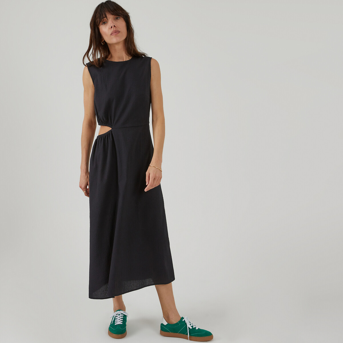 Μακρύ αμάνικο φόρεμα με cut out