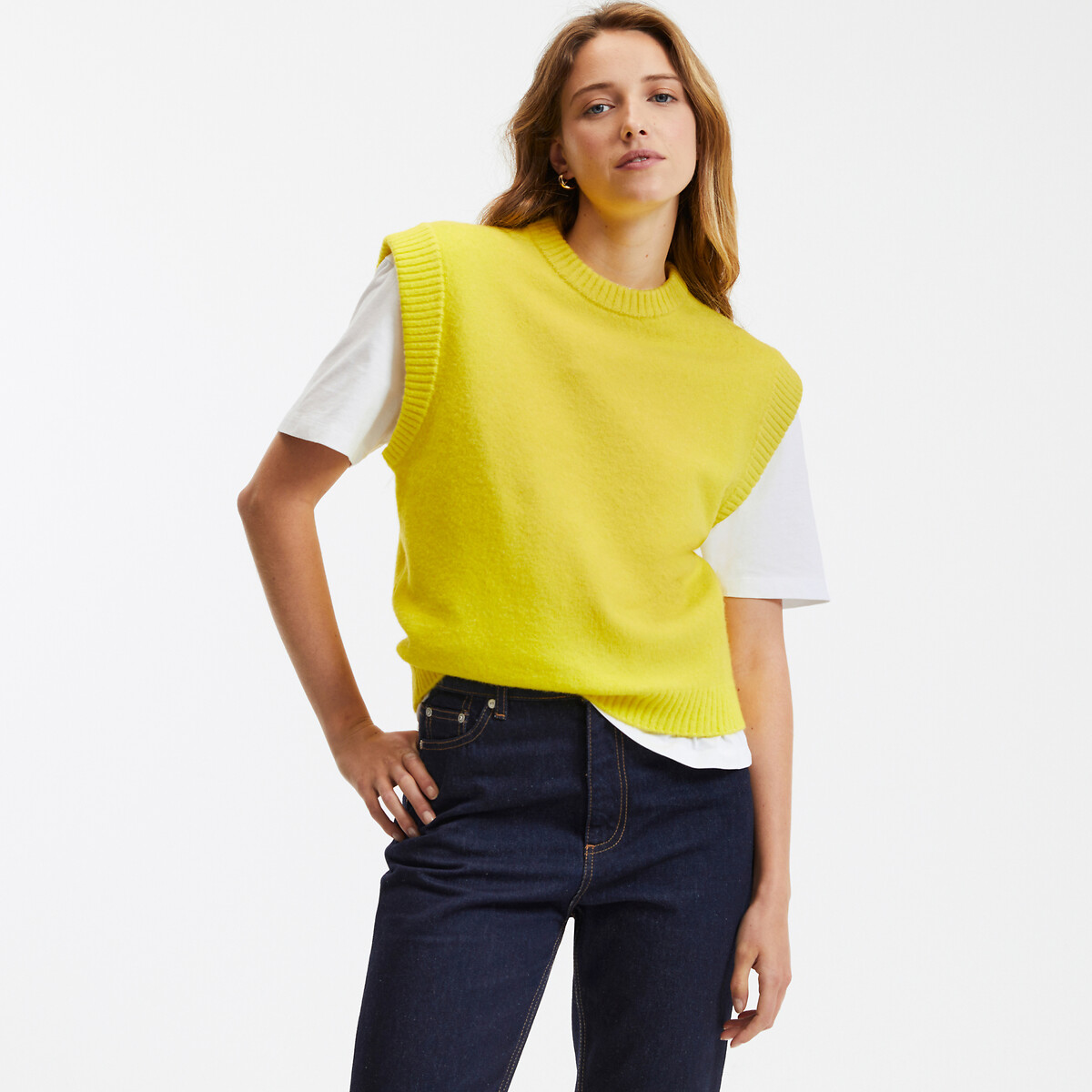 Αμάνικο πλεκτό με στρογγυλή λαιμόκοψη